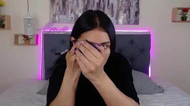 Snapshot of mia_aira chatting on 10-29-25, 03:14 mia aira online show from 10-29-25, 03:14