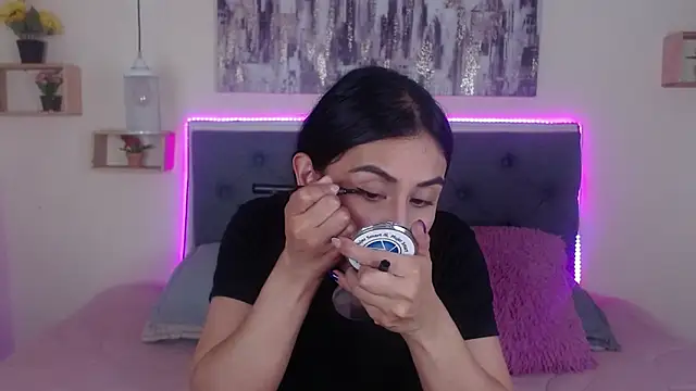 Snapshot of mia_aira chatting on 11-05-25, 05:46 mia aira online show from 11-05-25, 05:46