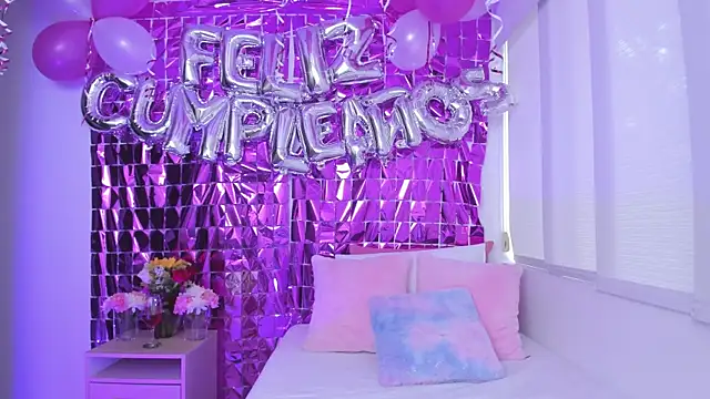 Snapshot of Brisa_blue chatting on 12-18-24, 07:08 Brisa blue online show from 12-18-24, 07:08