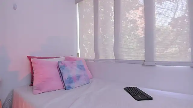 Snapshot of Brisa_blue chatting on 01-15-25, 03:07 Brisa blue online show from 01-15-25, 03:07