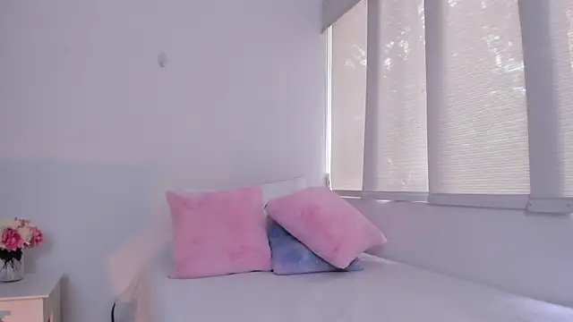 Snapshot of Brisa_blue chatting on 01-28-25, 03:35 Brisa blue online show from 01-28-25, 03:35