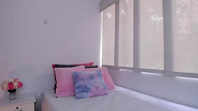 Snapshot of Brisa_blue chatting on 02-03-25, 04:10 Brisa blue online show from 02-03-25, 04:10