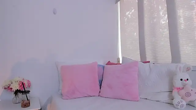 Snapshot of Brisa_blue chatting on 02-19-25, 07:16 Brisa blue online show from 02-19-25, 07:16