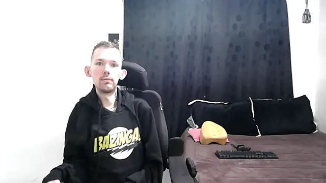 Sophia and Thomas online show from 01-05-25, 08:10