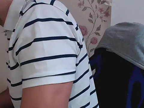 Snapshot of Leo_1617 chatting on 01-07-26, 11:45 Leo 1617 online show from 01-07-26, 11:45