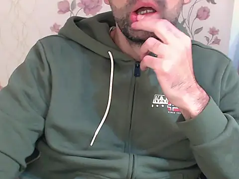 Snapshot of Leo_1617 chatting on 02-12-26, 08:31 Leo 1617 online show from 02-12-26, 08:31