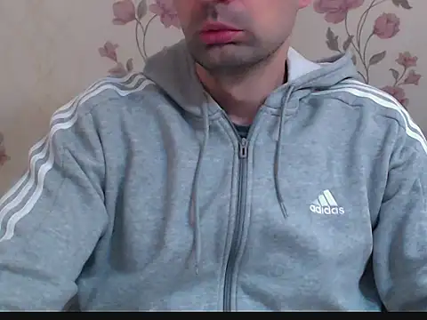 Snapshot of Leo_1617 chatting on 02-18-26, 01:40 Leo 1617 online show from 02-18-26, 01:40