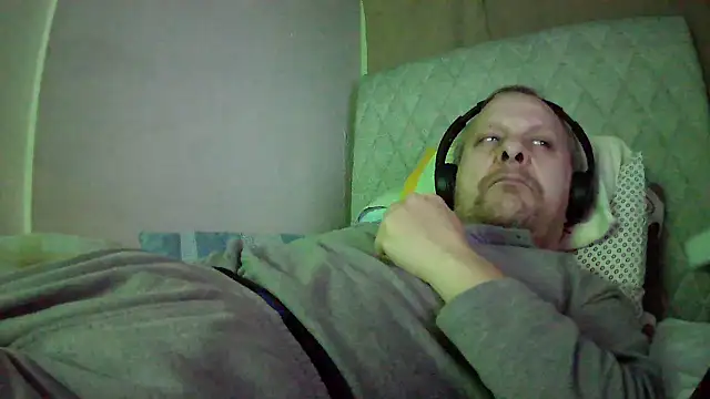 Snapshot of amylrmm1903 chatting on 02-22-25, 05:24 amylrmm1903 online show from 02-22-25, 05:24