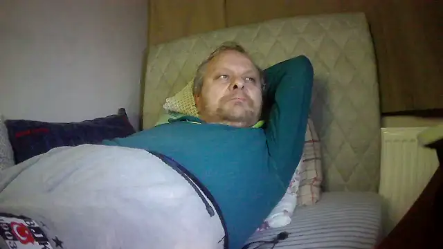 Snapshot of amylrmm1903 chatting on 03-02-25, 04:42 amylrmm1903 online show from 03-02-25, 04:42