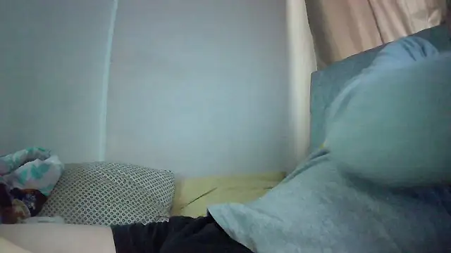 Snapshot of amylrmm1903 chatting on 12-21-25, 11:17 amylrmm1903 online show from 12-21-25, 11:17