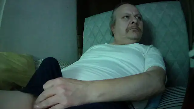 Snapshot of amylrmm1903 chatting on 02-01-26, 01:53 amylrmm1903 online show from 02-01-26, 01:53