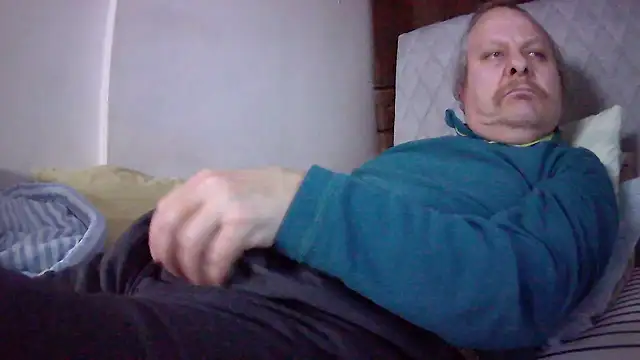 Snapshot of amylrmm1903 chatting on 02-08-26, 04:10 amylrmm1903 online show from 02-08-26, 04:10