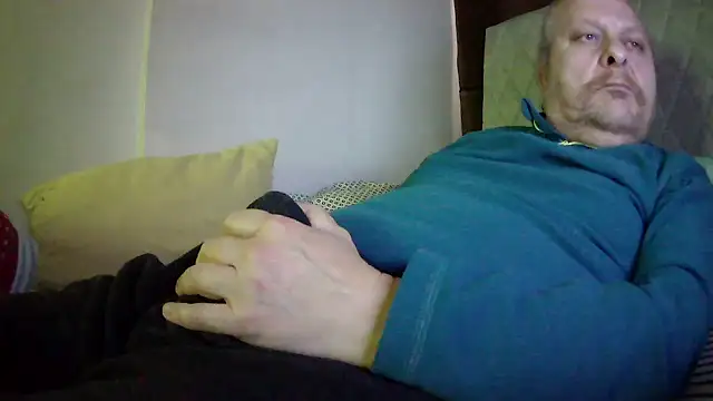 Snapshot of amylrmm1903 chatting on 02-22-26, 11:42 amylrmm1903 online show from 02-22-26, 11:42