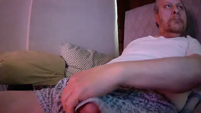 Snapshot of amylrmm1903 chatting on 03-08-26, 10:19 amylrmm1903 online show from 03-08-26, 10:19