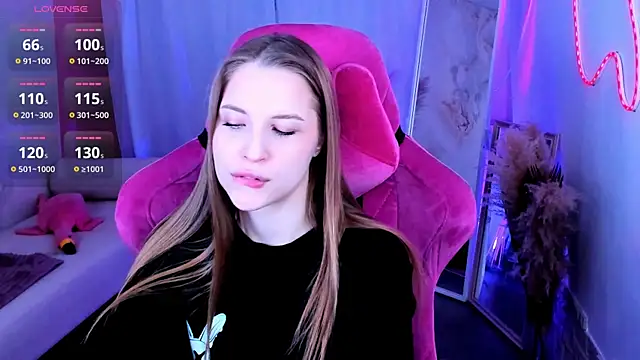 CuteMousee online show from 11-25-25, 06:13