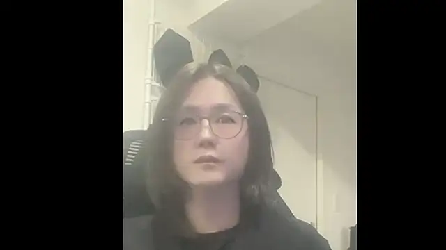 Snapshot of mel__mel chatting on 10-28-25, 07:45 mel mel online show from 10-28-25, 07:45