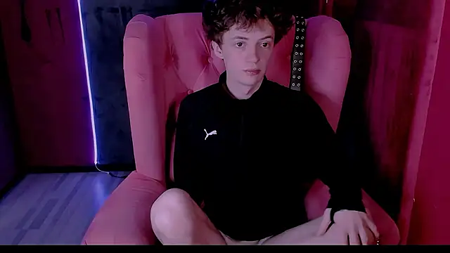 LukeSweet online show from 02-04-26, 10:43