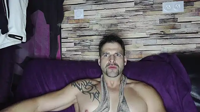 XxBigboybandxX online show from 01-18-25, 09:13