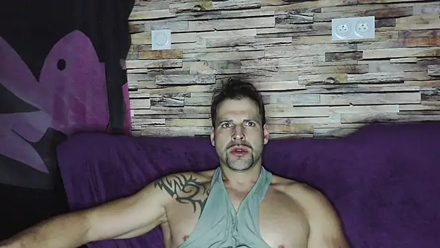 XxBigboybandxX online show from 01-24-25, 08:22