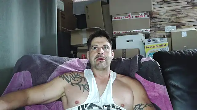 XxBigboybandxX online show from 04-28-26, 03:28