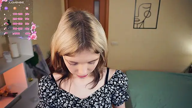 Snapshot of EngelAlman chatting on 03-09-25, 07:23 EngelAlman online show from 03-09-25, 07:23