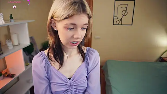 Snapshot of EngelAlman chatting on 03-11-25, 07:15 EngelAlman online show from 03-11-25, 07:15