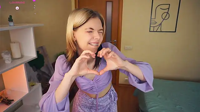 Snapshot of EngelAlman chatting on 03-15-25, 07:20 EngelAlman online show from 03-15-25, 07:20