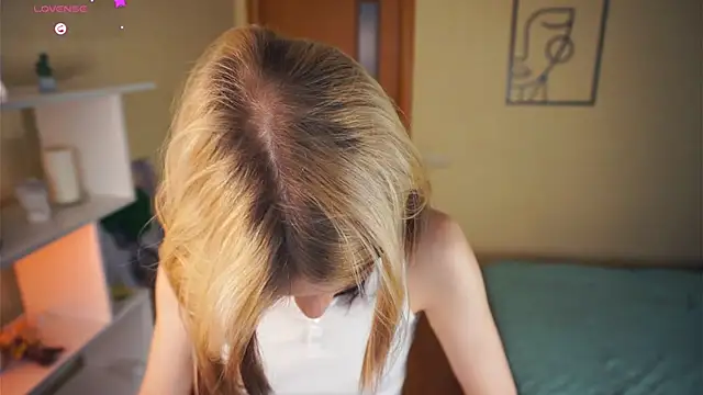 Snapshot of EngelAlman chatting on 03-16-25, 07:26 EngelAlman online show from 03-16-25, 07:26