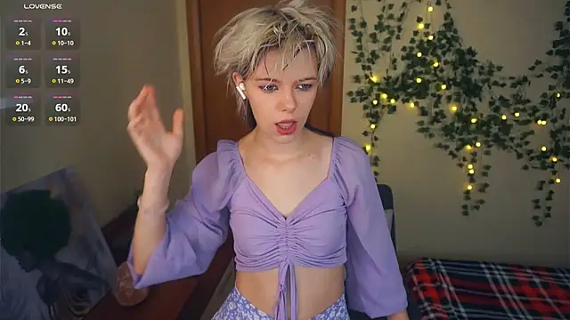 Snapshot of EngelAlman chatting on 09-19-25, 06:37 EngelAlman online show from 09-19-25, 06:37