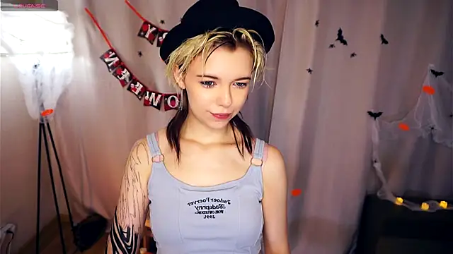 Snapshot of EngelAlman chatting on 10-16-25, 07:09 EngelAlman online show from 10-16-25, 07:09