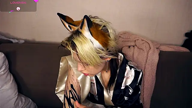 Snapshot of EngelAlman chatting on 10-18-25, 06:26 EngelAlman online show from 10-18-25, 06:26