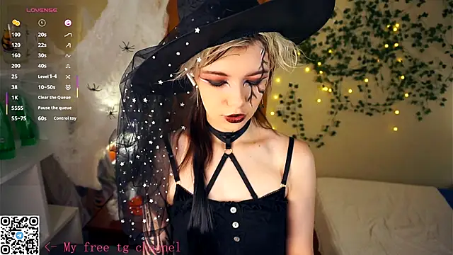 Snapshot of EngelAlman chatting on 10-31-25, 07:20 EngelAlman online show from 10-31-25, 07:20