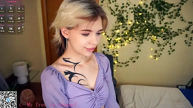 Snapshot of EngelAlman chatting on 11-23-25, 08:14 EngelAlman online show from 11-23-25, 08:14