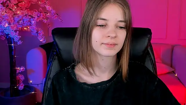 TinaDavil online show from 12-25-24, 04:22