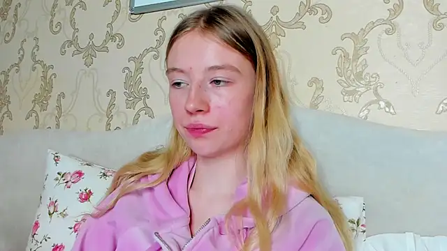 minidivaa  online show from 12-13-24, 01:59