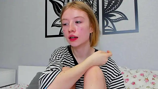 minidivaa  online show from 02-19-25, 07:27