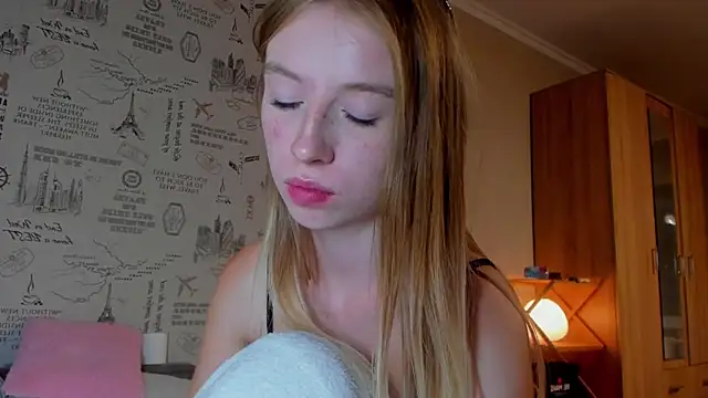 minidivaa  online show from 09-13-25, 07:24