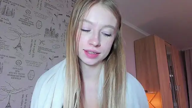 minidivaa  online show from 10-04-25, 09:13