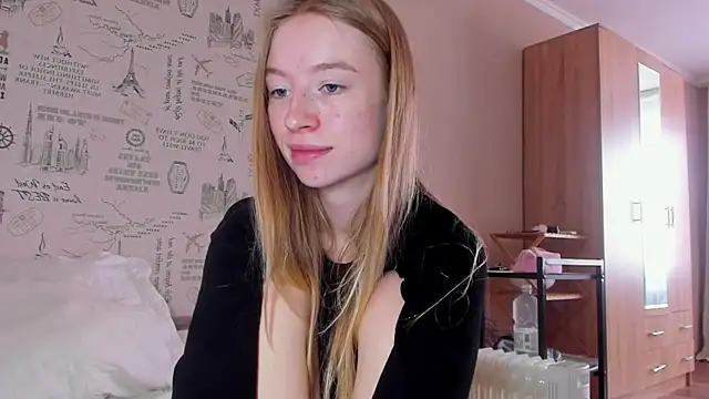 minidivaa  online show from 10-17-25, 08:50