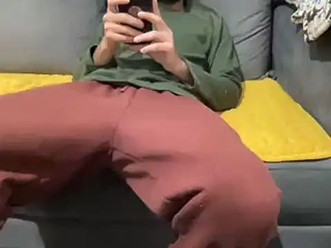 Snapshot of 4small4inchlol chatting on 02-04-25, 05:45 4small4inchlol online show from 02-04-25, 05:45