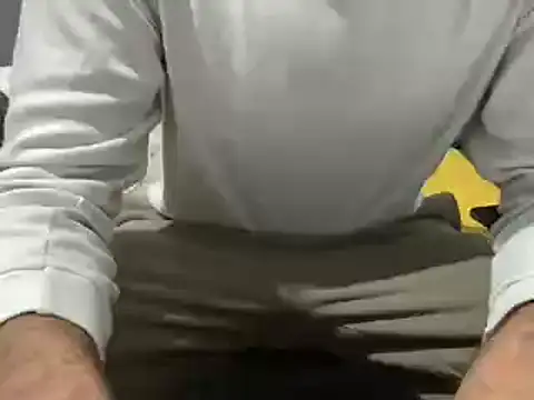 Snapshot of 4small4inchlol chatting on 02-16-25, 05:04 4small4inchlol online show from 02-16-25, 05:04