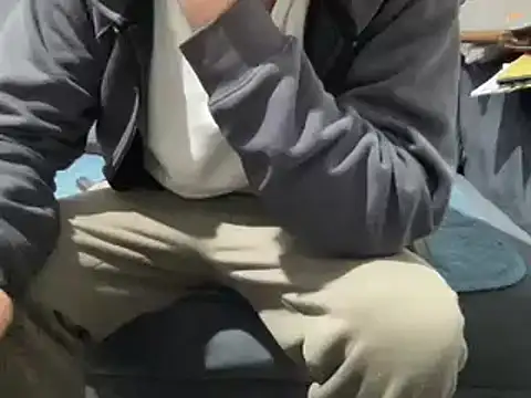 Snapshot of 4small4inchlol chatting on 02-28-25, 11:34 4small4inchlol online show from 02-28-25, 11:34