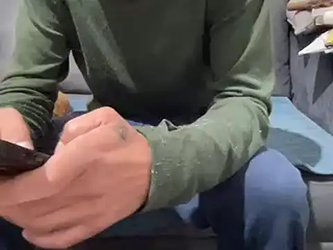 Snapshot of 4small4inchlol chatting on 03-10-25, 05:29 4small4inchlol online show from 03-10-25, 05:29