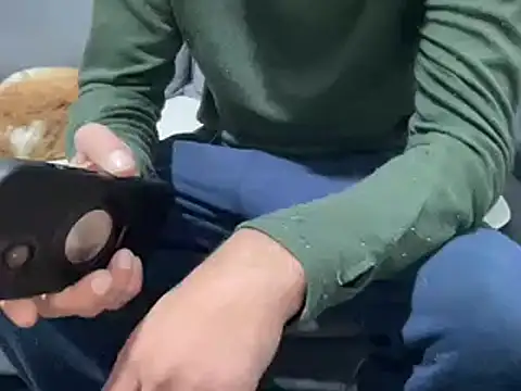 Snapshot of 4small4inchlol chatting on 03-12-25, 08:31 4small4inchlol online show from 03-12-25, 08:31