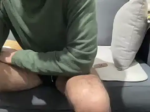 Snapshot of 4small4inchlol chatting on 03-15-25, 01:19 4small4inchlol online show from 03-15-25, 01:19