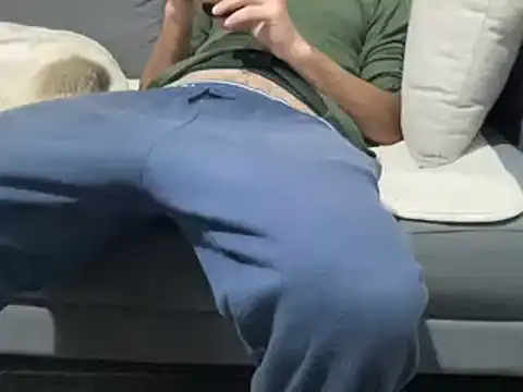 Snapshot of 4small4inchlol chatting on 03-19-25, 08:22 4small4inchlol online show from 03-19-25, 08:22