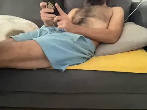 Snapshot of 4small4inchlol chatting on 10-15-25, 12:05 4small4inchlol online show from 10-15-25, 12:05