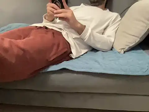 Snapshot of 4small4inchlol chatting on 11-25-25, 10:10 4small4inchlol online show from 11-25-25, 10:10