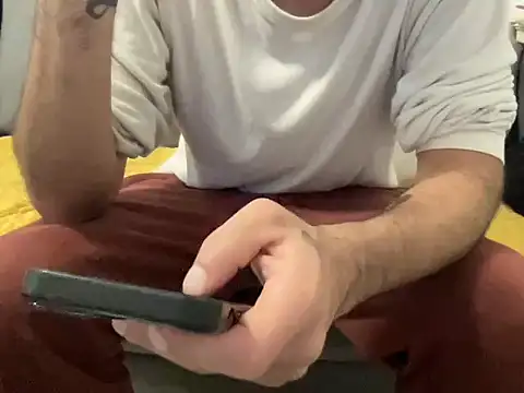 Snapshot of 4small4inchlol chatting on 12-01-25, 02:11 4small4inchlol online show from 12-01-25, 02:11