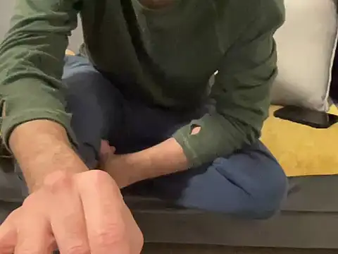 Snapshot of 4small4inchlol chatting on 12-13-25, 07:53 4small4inchlol online show from 12-13-25, 07:53